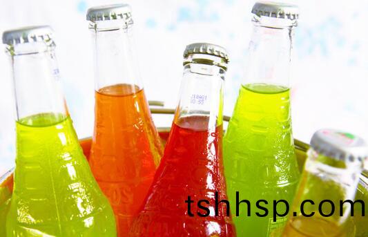 這幾(ji)種(zhong)水(shui)韆(qian)萬(wan)不(bu)要隨便(bian)喝(he) 不然(ran)有(you)您后悔(hui)的(de)